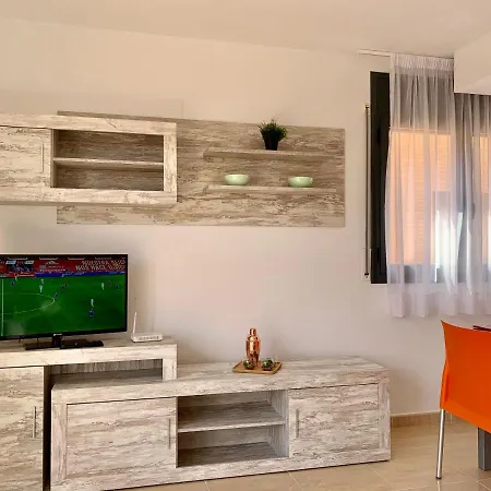 Tropikana Apartment *
